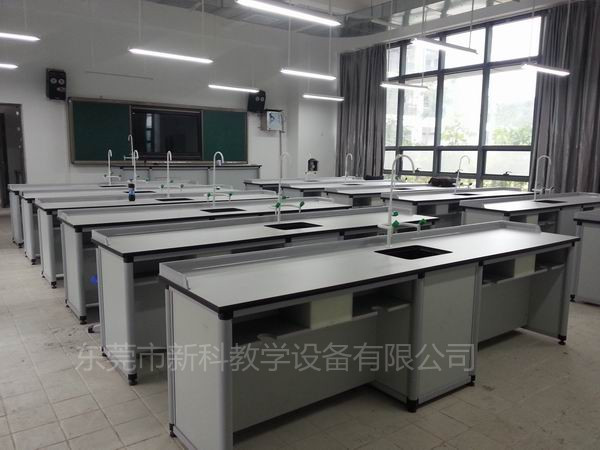 <a href='http://www.taiwanquinoa.com/chanpin/53-1.html' target='1' style='font-size:18px; font-weight:bold; color:#000000;'>科學(xué)實(shí)驗(yàn)室</a>設(shè)備