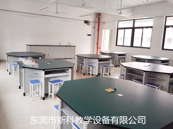 <a href='http://www.taiwanquinoa.com/' target='1' style='font-size:14px; font-weight:bold; color:#0080ff;'>物理實驗室</a>設備