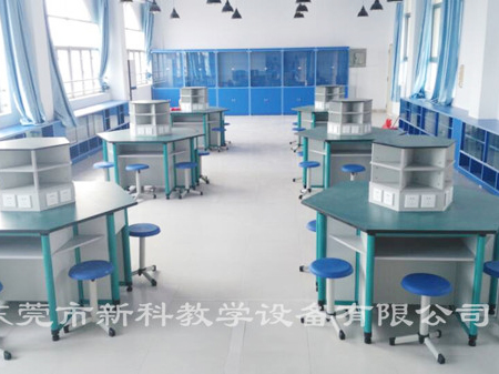 <a href='http://www.taiwanquinoa.com/chanpin/60-1.html' target='1' style='font-size:18px; font-weight:bold; color:#000000;'>機器人功能室</a>3